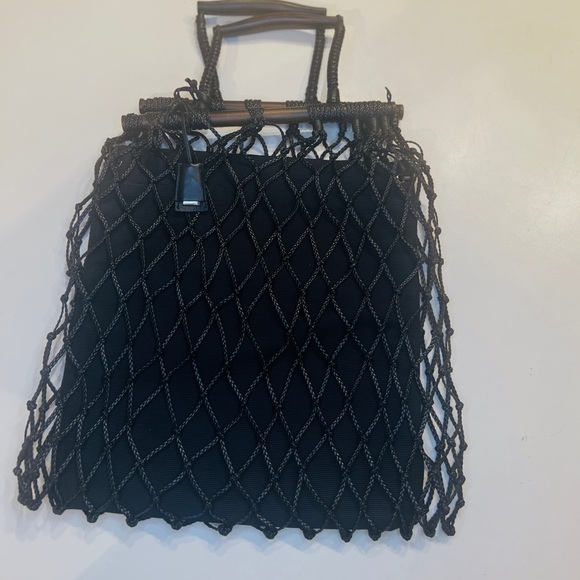 Gucci Authentic Braided Drawstring Handbag (Serial No. 106265203998) - Picture 3 of 14